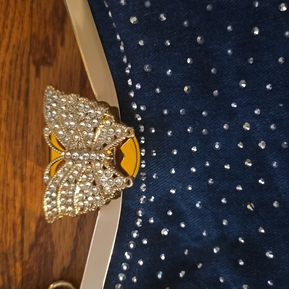 Luxerious Rhinestone purse - Picture 4 of 9
